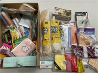 Box lot containing household items