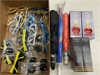 Box lot containing miscellaneous items including