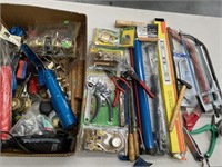 Box lot containing miscellaneous items including