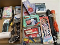 Box lot containing miscellaneous items including
