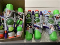 Box lot containing water pistols/soakers