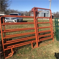 MULBERRY 10' CATTLE PANEL W/ WALK THROUGH NEW