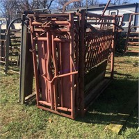 SQUEEZE CHUTE WITH HEAD GATE