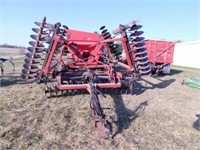 IH 496, 24' Hydraulic Fold Wheel Disk w/3-bar