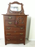 Antique 5 Drawer Dresser And Mirror With Key
