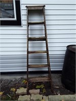 5 rung wood ladder