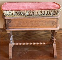 18" Walnut Footstool w/Lift Top Storage