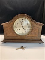 Vintage Seth Thomas Mantel Clock w/key