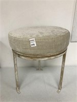 HILLSDALE FURNITURE ROUND CHAIR APPROX SIZE 15" W