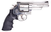 Gun Smith & Wesson Model 686-5 W/ Box