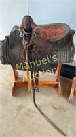 SIDE SADDLE, BLANKET, STAND & ACCESSORIES