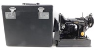 * Singer Featherweight Model 221 Portable Sewing