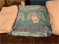 Full Size Comforter, 3 Blankets