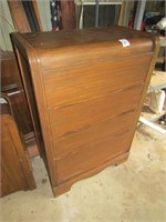1930'S 4 DRAWER CHEST  & BED  W/ METAL FRAME