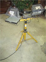 DOUBLE SHOP LIGHT W/ STAND