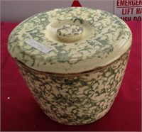 Green sponge ware lidded bowl
