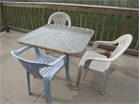 Square Patio table & 3 chairs