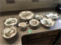 The Friendly Village Dish Set, 10 dinner plates