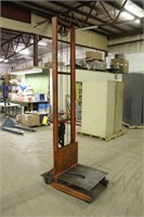 Manual Platform Lift Truck, Approx 3FTx2FTx101"