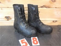 mickey mouse boots bata ice fishing etc size 7R