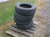 4 truck tires P275/ 65 R18