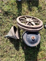 funnel, 2  wood wheels, can
