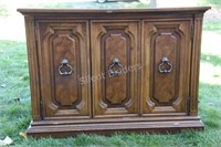 Drexel Elegantly Crafted Extendable Side Board