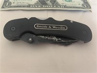 SMITH & WESSON POCKET KNIFE