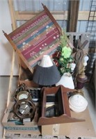 Pallet of collectable items including lamps,