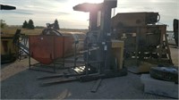 Caterpillar Electric Forklift No Batteries AS-IS