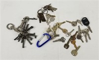 Lot Of Antique Skeleton Keys & Other Vintage Keys