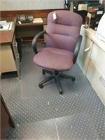 ROLLING OFFICE CHAIR W/ 2 CHAIR MATS