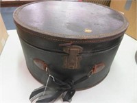 ANTIQUE HAT BOX 9.5"T X 17.75"W