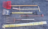 LOT - LAWN & GARDEN TOOLS - PLANT STAKES, POTATOE