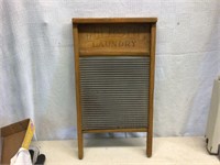 MAJESTIC LAUNDRY BOARD - ANTIQUE WASH BOARD