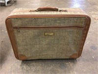 old TRAVERLERS CLUB suitcase