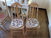 Lot (2) Oak Dinette Style Chairs