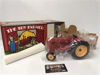 55 Massey Harris Diesel toy farmer 1992 1/16