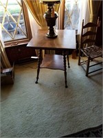 ANTIQUE OAK GLASS BALL & CLAW FOOT LAMP TABLE