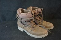 Ladies Timerbland Winter Boots Size 9M