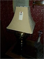 BRASS DECORATOR TABLE LAMP W/ FANCY SHADE