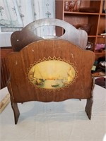 VINTAGE THIN WOOD MAGAZINE RACK