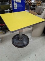 1950s diner table with heavy base