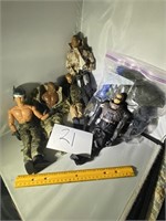 Lot of 6 Action Figures / extra Clothes