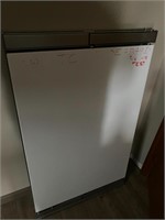 Wall mount dry erase with reversible custom panel