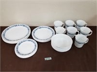 Corelle large dish set (35 pieces)