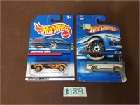 2 Hotwheel cars collectable