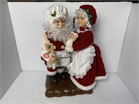 18 " Santa Claus and Mrs. Claus  Animated