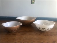 Pyrex Mixing Bowl Set