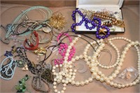 HUGE QTY ESTATE JEWELRY ! -I-1